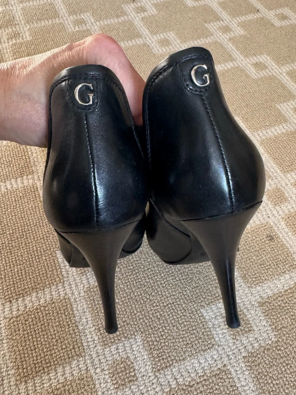 GUESS Leather Stiletto Ankle Booties Black Chelsea Heels Size 6